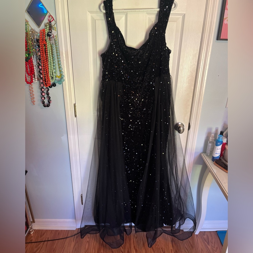 Long sparkling Black Velvet Sequin Formal evening Gown Dress
